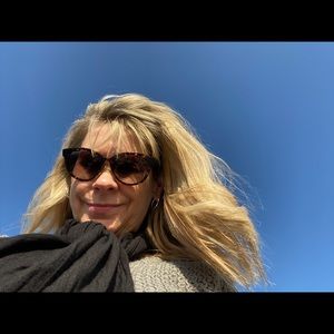 Meet your Posher, Sharon